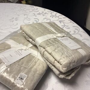 Pottery Barn  BELGUIM. FLAX LINEN SHAMS STANDARD NEW IN PKG. BEIGE